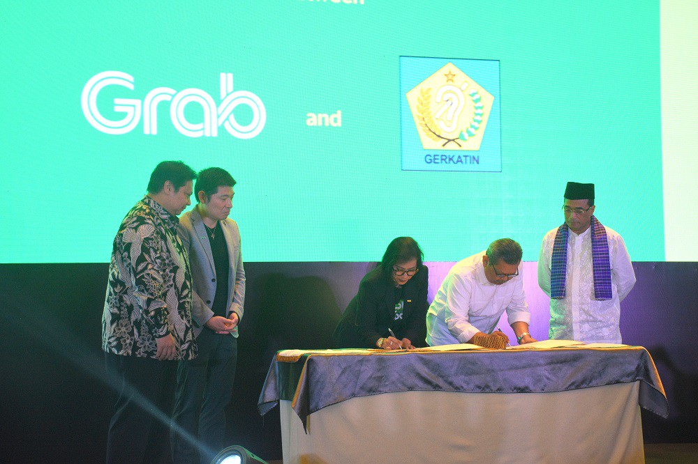 Dự án xe điện hai bánh đã bắt đầu được khởi động tại Indonesia và Singapore