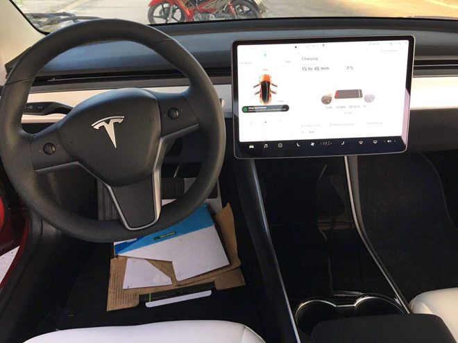 Nội thất của Tesla Model 3 được thiết kế tối giản theo phong cách xe điện tương lai
