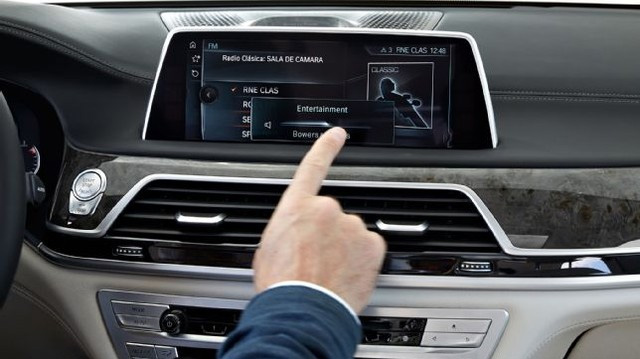 V-Touch công nghệ điều khiển bằng cử chỉ ở mọi chỗ trong xe