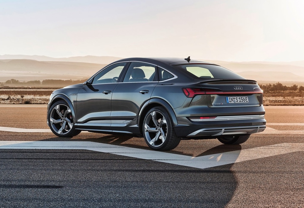 Audi e-tron S Sportback 2021 có sức mạnh 3 môtơ điện