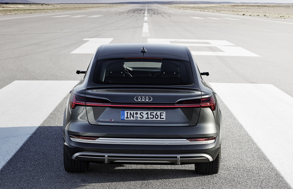 Xe điện Audi e-tron S Sportback 2021 sử dụng gương chiếu hậu bằng camera