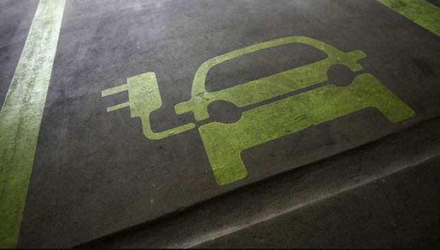 Mỹ đặt mục tiêu tới năm 2030, một nửa số ô tô bán ra phải là xe điện