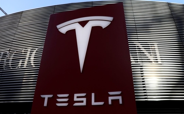 Hãng Tesla sẽ ưu tiên hơn cho hệ thống tự lái của mình