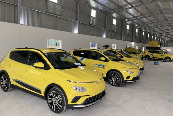 Một hãng xe Én vàng taxi tại Hải Phòng đã cho biết sẽ đưa đội ô tô điện của VF 5 và VF e34 của hãng VinFast vào chạy dịch vụ