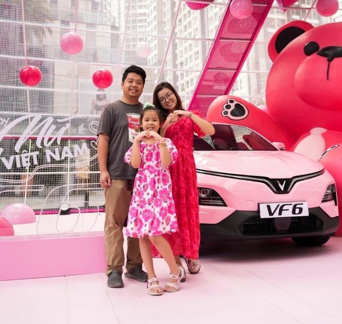 Anh Bùi Hoàng Linh mong chờ xe điện Vinfast VF 6 về với gia đình cuối năm nay