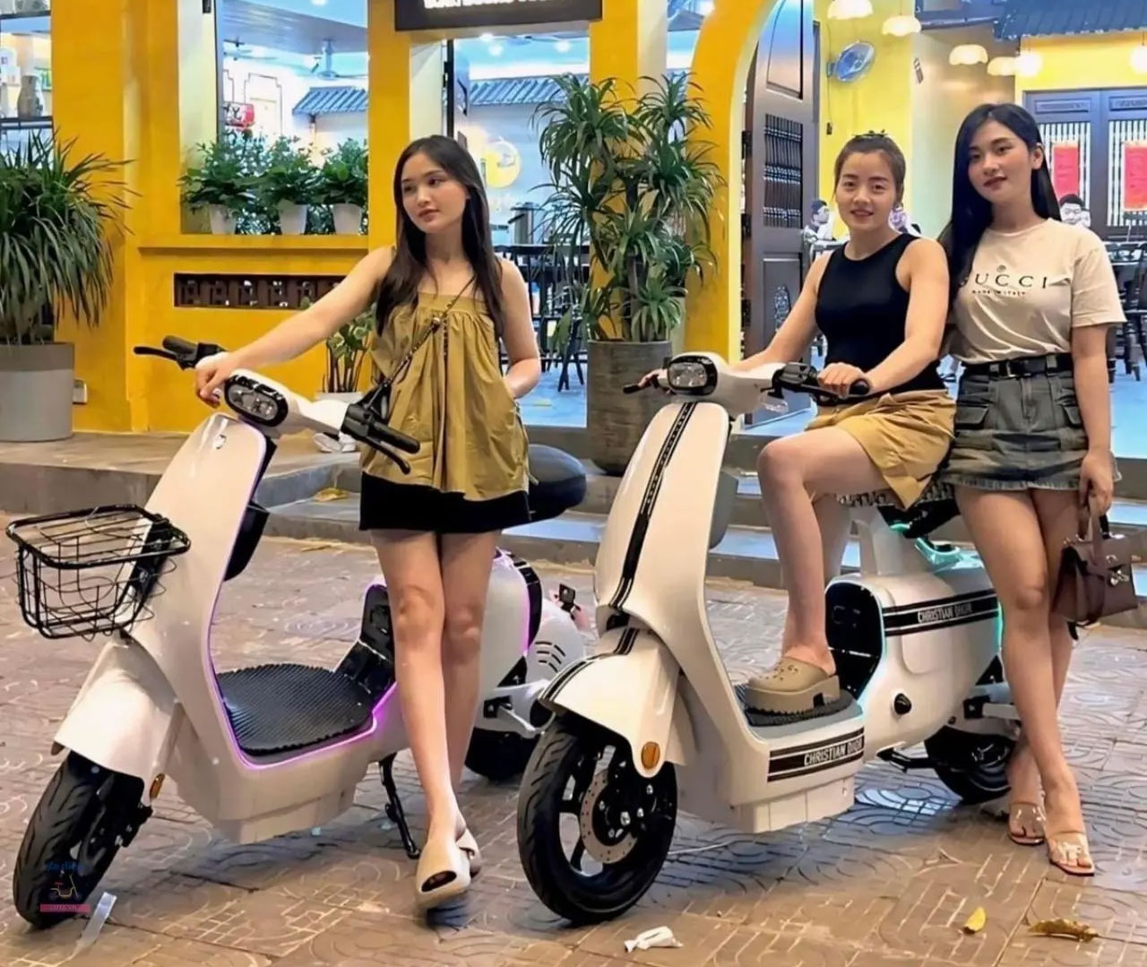 Những kinh nghiệm không thể bỏ qua khi bạn muốn sẵm xe điện Hottrend