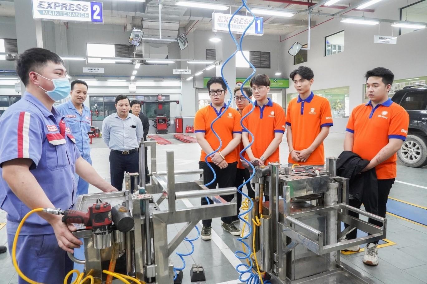 Thời gian học nghề sửa ô tô điện