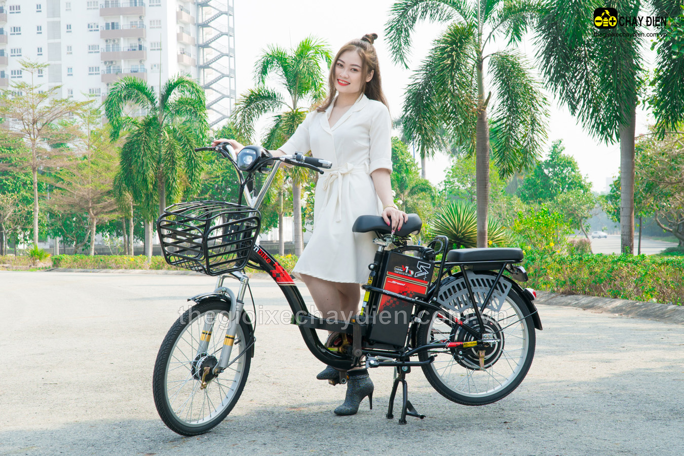 Xe đạp điện Vnbike V1 22inh sở hữu vành cổ điển cứng vững rất lạ mắt