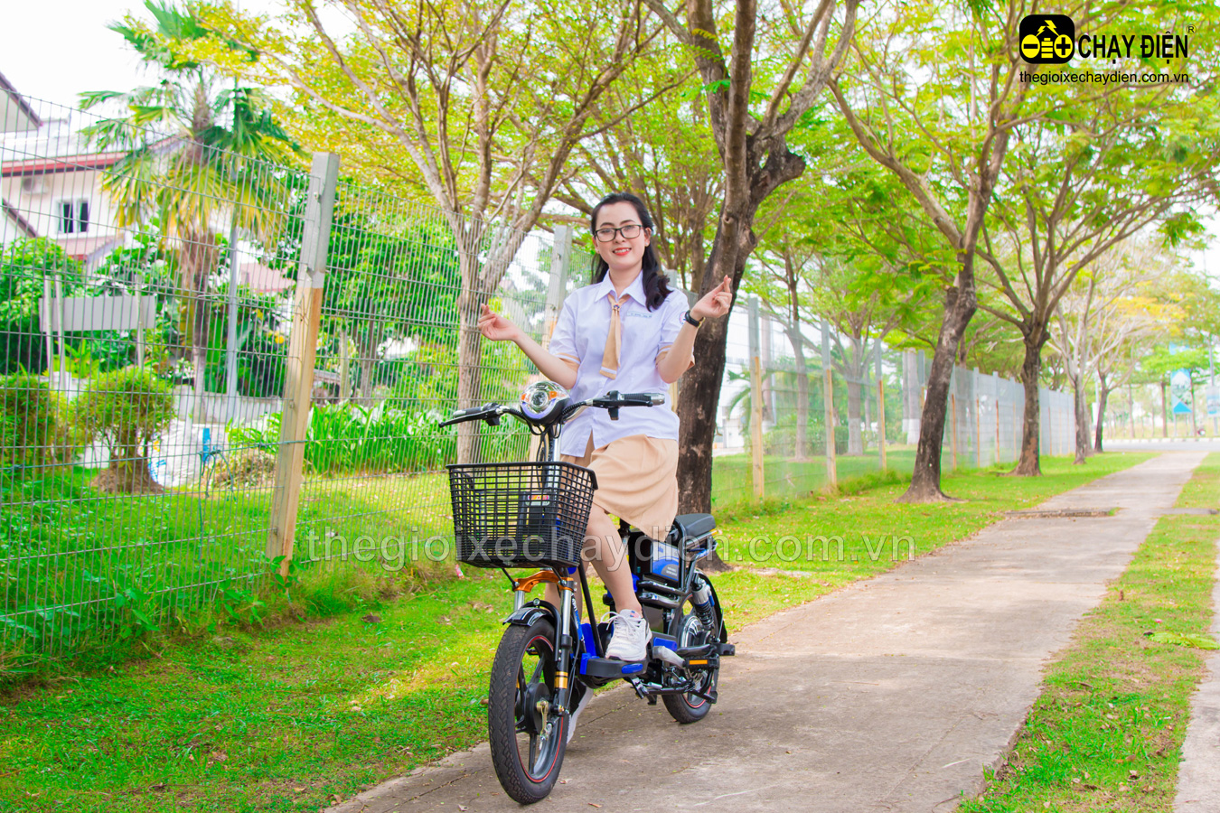 Xe đạp điện Vnbike V4- phương tiện di chuyển nhỏ gọn, thời trang và tiện lợi