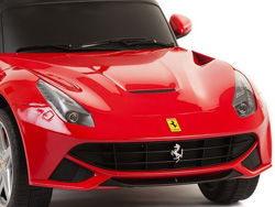 Đèn pha Ô tô điện Rastar Ferrari F12 được mô phỏng theo phiên bản ferrari f12