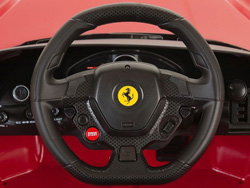 Vô lăng Ô tô điện Rastar Ferrari F12 dễ sử dụng