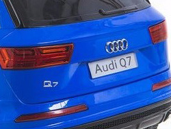 Đèn hậu Ô tô điện trẻ em Audi Q7 được thiết kế với kiểu dáng thời trang