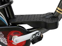 Để chân Xe đạp điện Bmx Carbon 18 inch với khoảng cách phù hợp