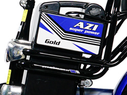 Hộp bình ắc quy Xe đạp điện Azi Bike Gold được đặt phía dưới yên trước