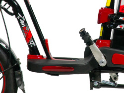 Để chân Xe đạp điện Vnbike V4 với khoảng cách phù hợp
