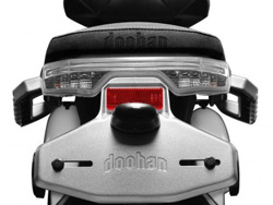 Đèn hậu Xe điện 3 bánh Doohan iTank với thiết kế đơn giản