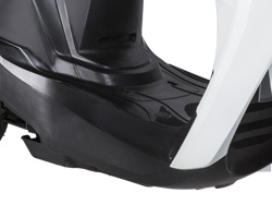 Để chân Xe máy điện SYM EV Elite với thiết kế rộng rãi và thoải mái