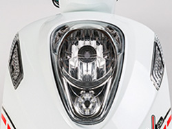 Đèn pha Xe máy điện SYM EV Elite có thể hoạt động ở hai chế độ