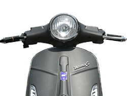 Đèn pha Xe máy điện Dkbike Vespa Roma S với khản năng chiếu sáng tuyệt với