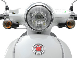 Đèn pha Xe tay ga 50cc Giorno Ally Smile với khả năng chiếu sáng hoàn hảo